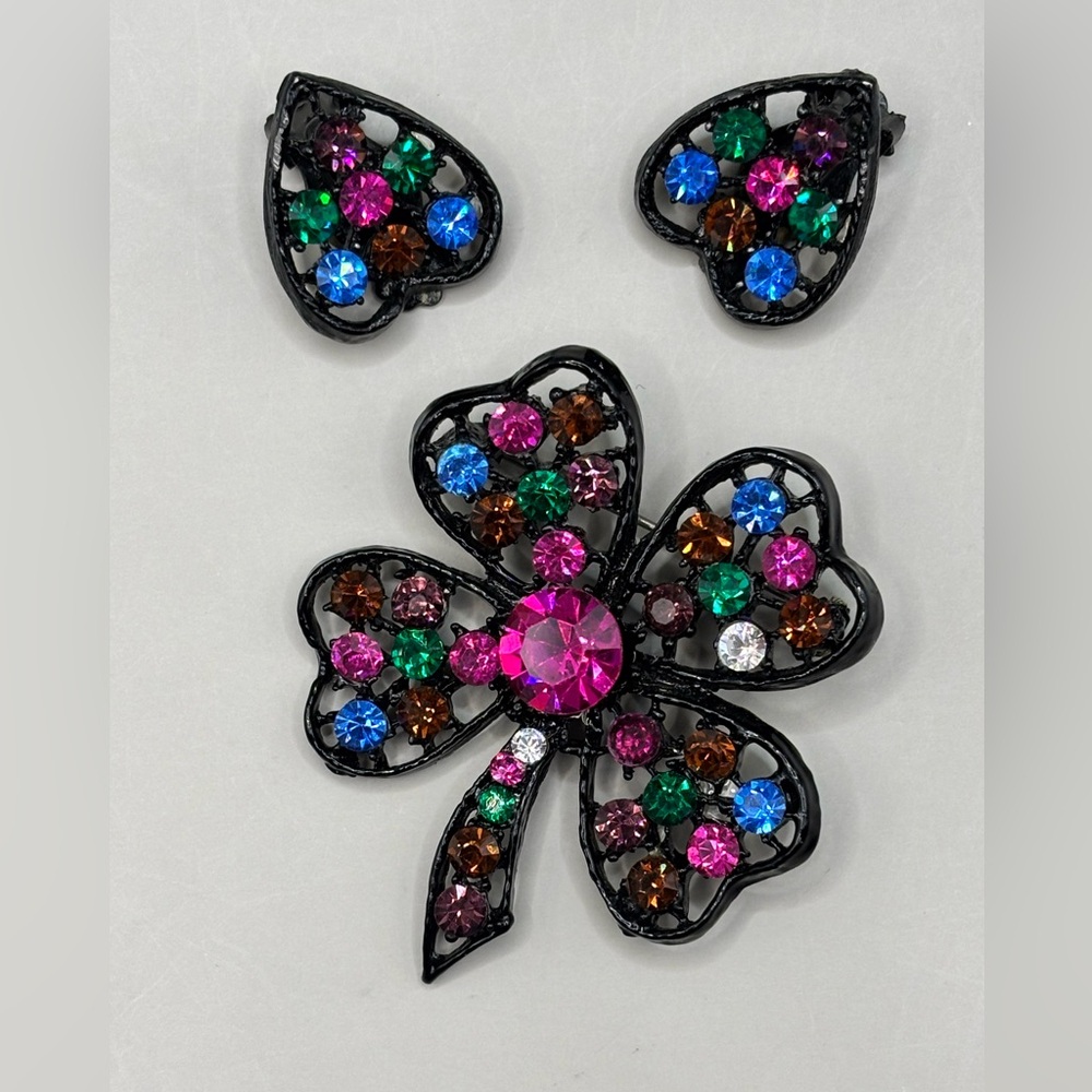 Vintage Clover Shamrock  Brooch & Clip Earrings Multi Rhinestone Set In Black